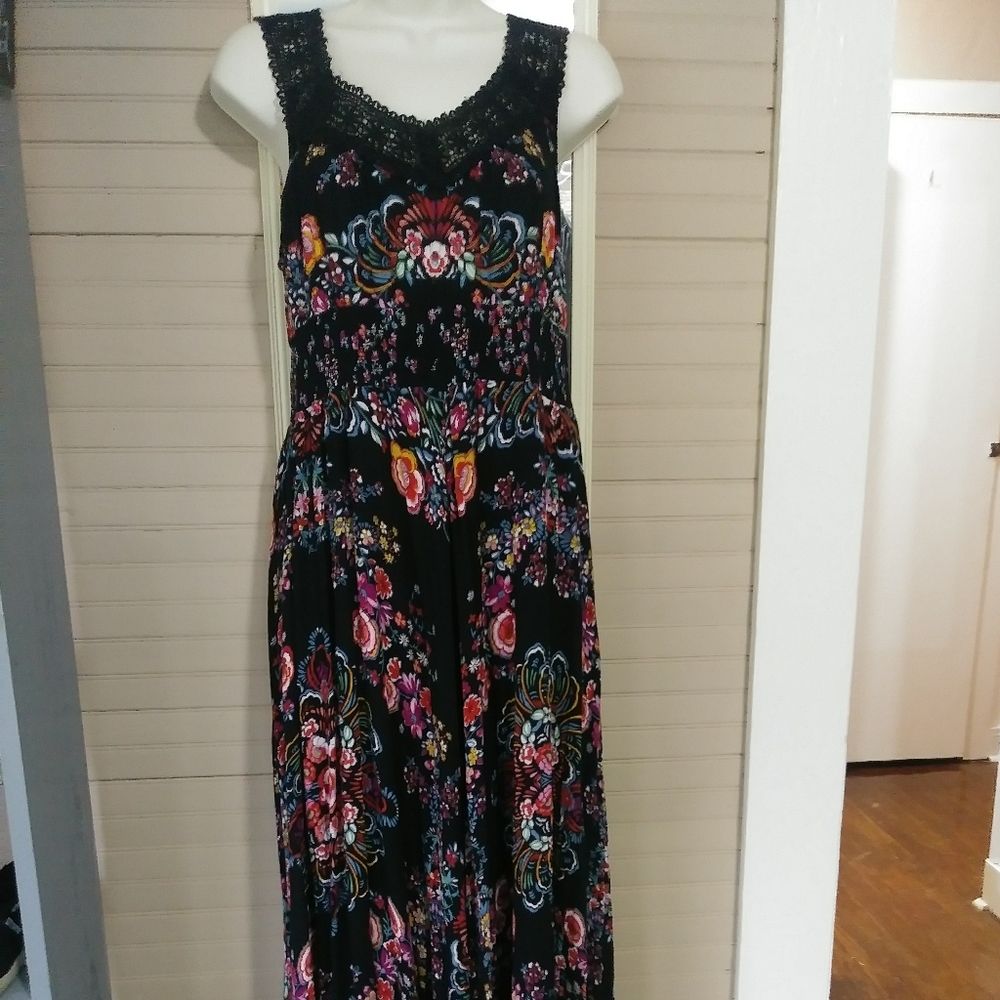 "BILA" WOMENS SLEEVELESS SUMMER DRESS SZ.-MED.